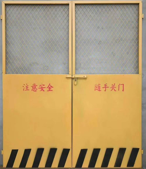 四川人货电梯门